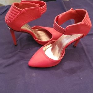 Red Qupid heels size 6